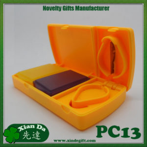 Pill cutter pill holder 