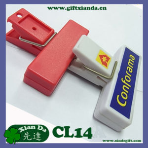 Plastic clip - interlocking 