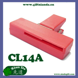 Plastic clip - interlocking 