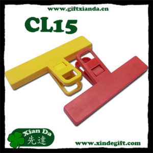 Large plastic clip