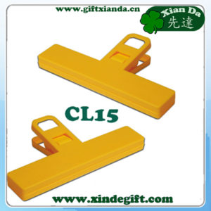 Large plastic clip